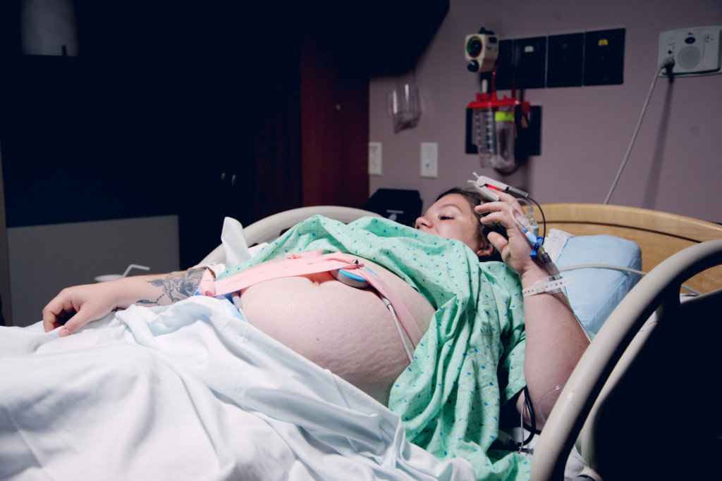 Pregnant woman in hospital.